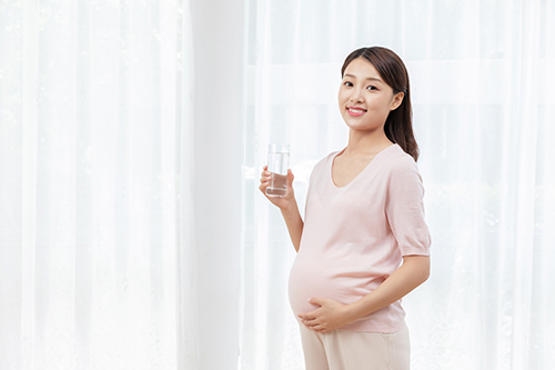  孕期适当多喝水你知道吗？